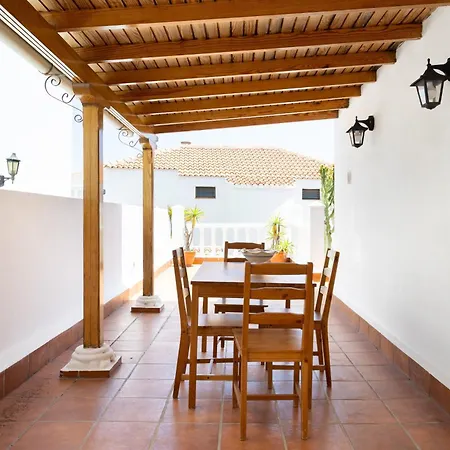 Home2book Comfort Getaway Terrace & Bbq, Tatil Evi *